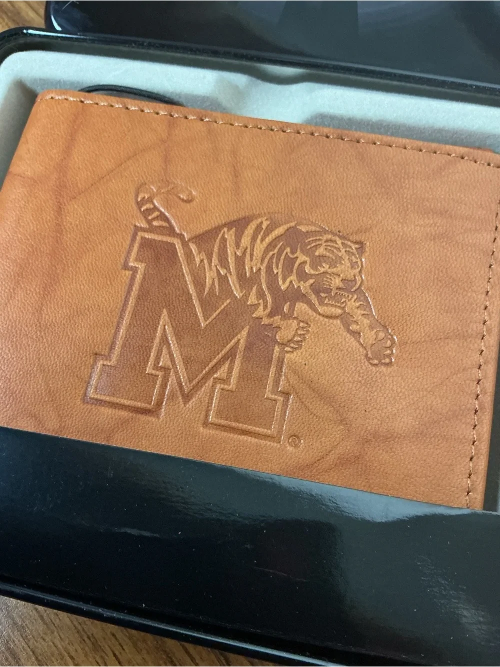 New Memphis Tiger Leather Wallet With Gift Tin Licensed College